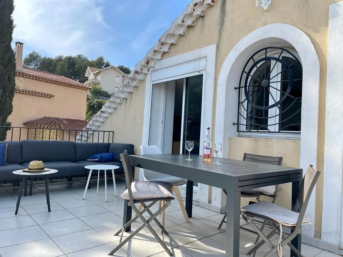Apartment Bandol : Tres Bel Appartement Avec Grande Terrasse Et Vue Exceptionnelle Sur Mer
