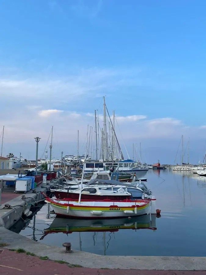 Apartment Bandol : Tres Bel Appartement Avec Grande Terrasse Et Vue Exceptionnelle Sur Mer