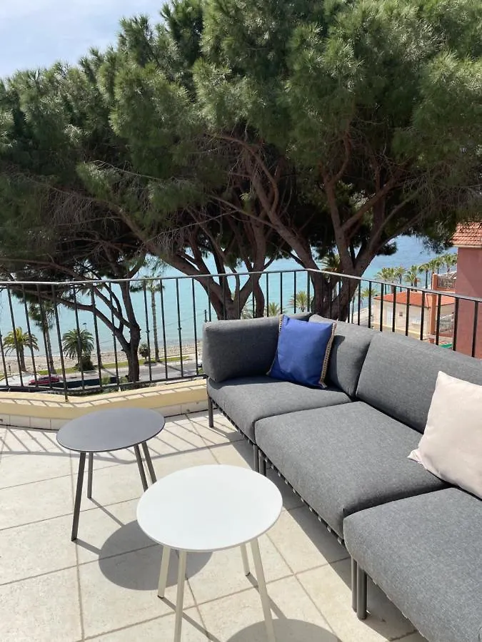 Bandol : Tres Bel Appartement Avec Grande Terrasse Et Vue Exceptionnelle Sur Mer France