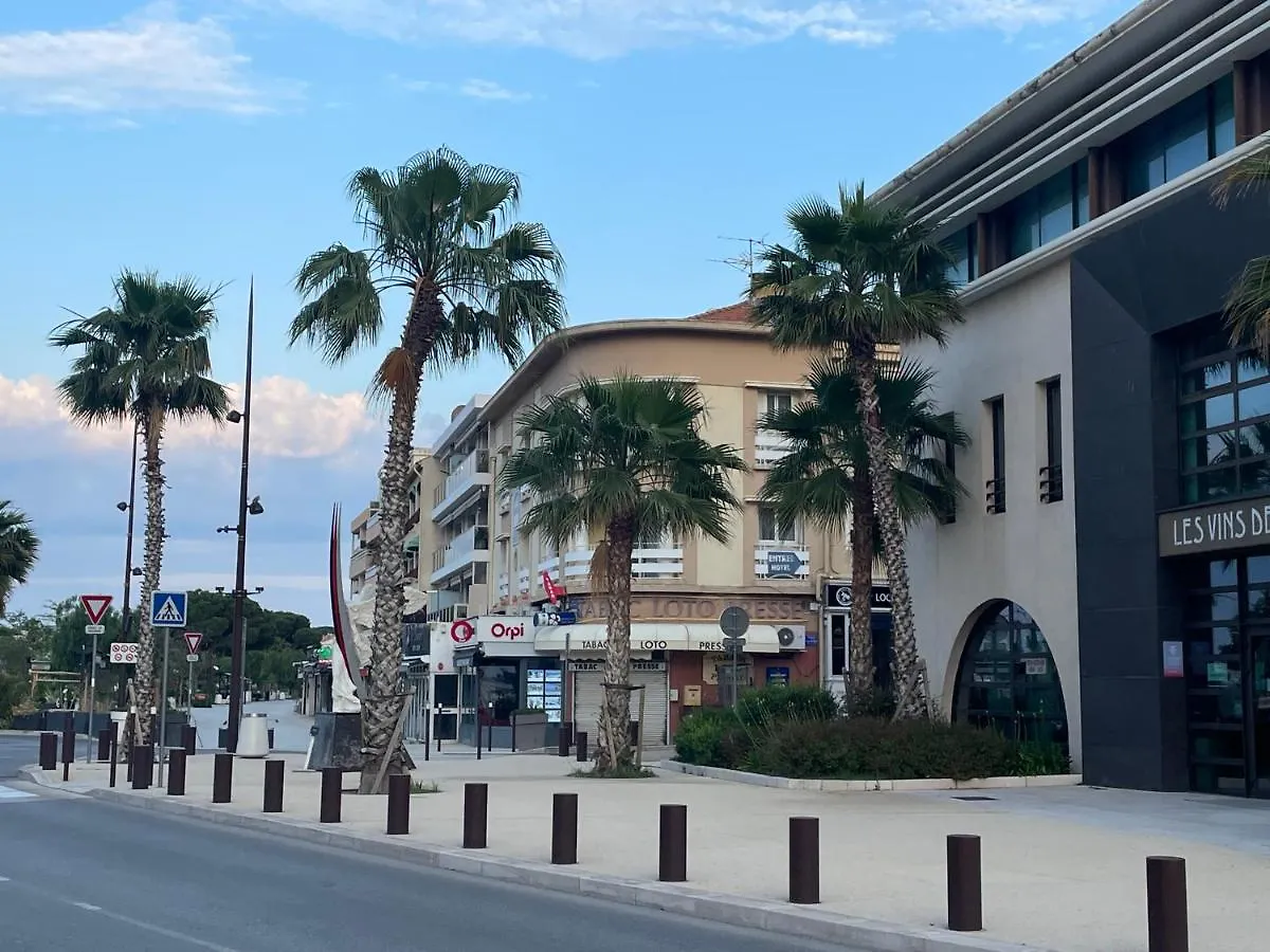 Bandol : Tres Bel Appartement Avec Grande Terrasse Et Vue Exceptionnelle Sur Mer France
