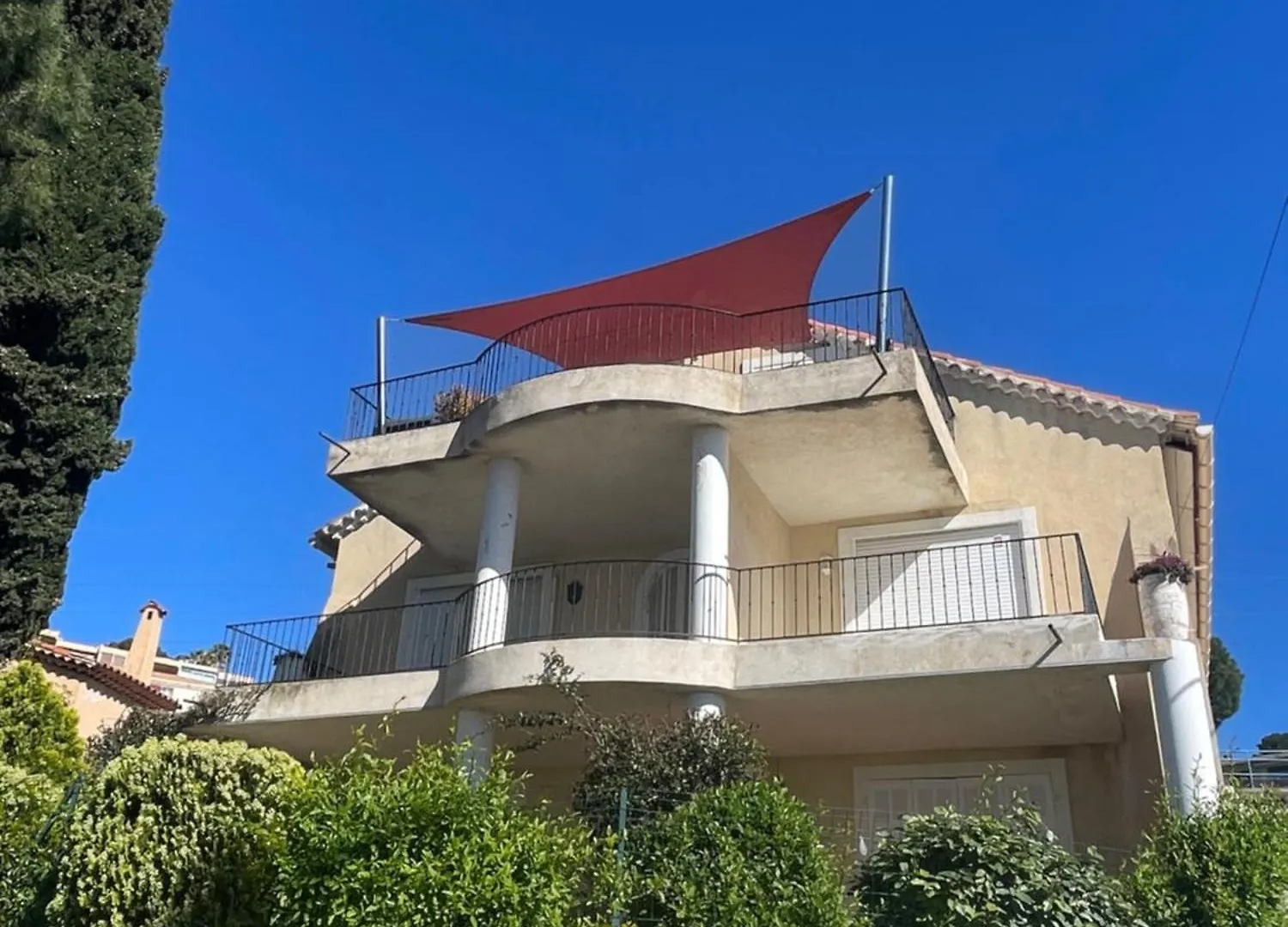 Bandol : Tres Bel Appartement Avec Grande Terrasse Et Vue Exceptionnelle Sur Mer Daire